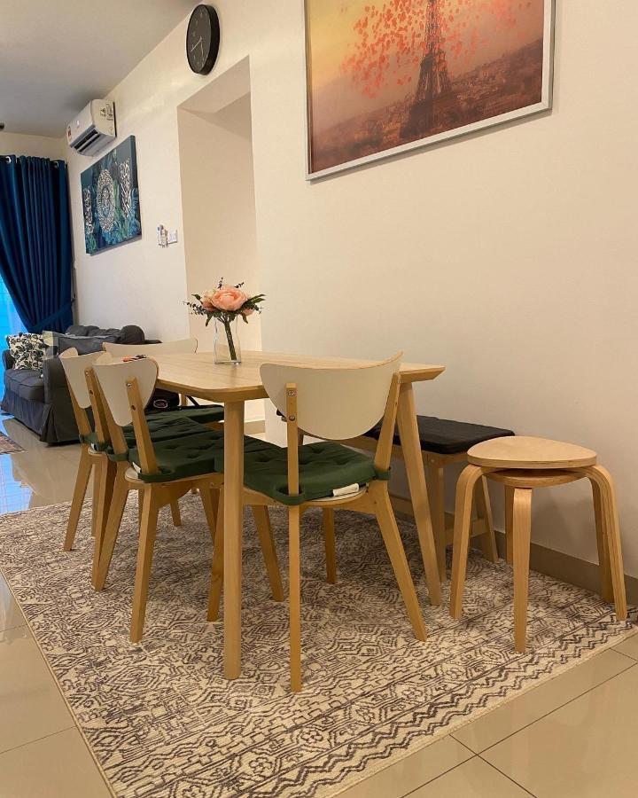 Az Stayz Homestay Kajang Exterior photo