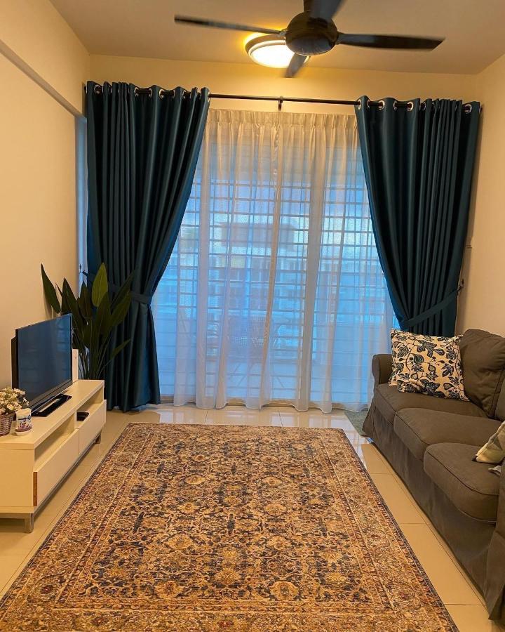 Az Stayz Homestay Kajang Exterior photo