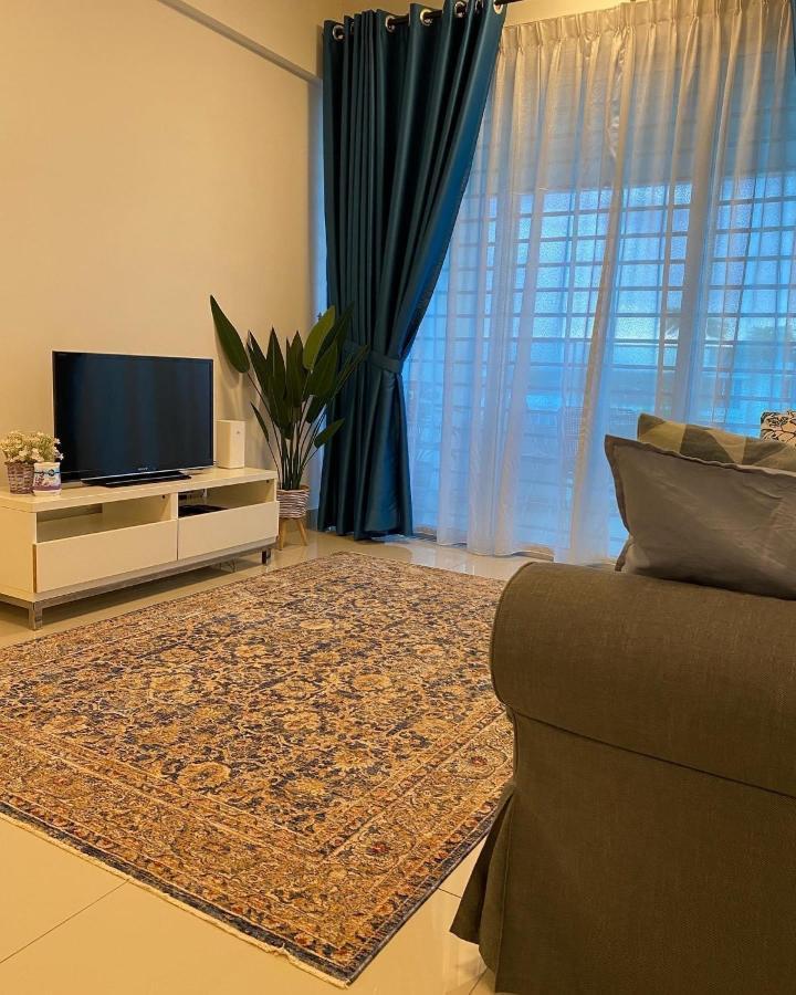 Az Stayz Homestay Kajang Exterior photo